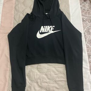 Nike crop top pullover/ size M